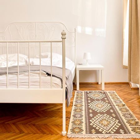 White Moon Apartment บราชอฟ ภายนอก รูปภาพ