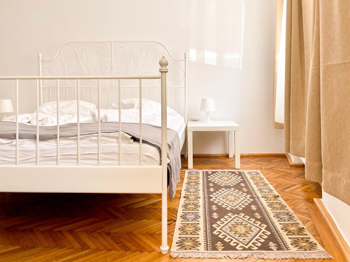 White Moon Apartment บราชอฟ ภายนอก รูปภาพ